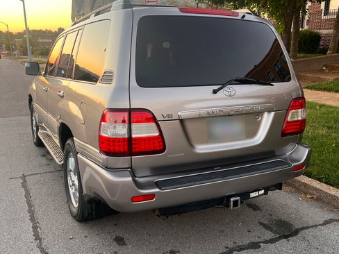 Used 2006 Toyota Land Cruiser image 4