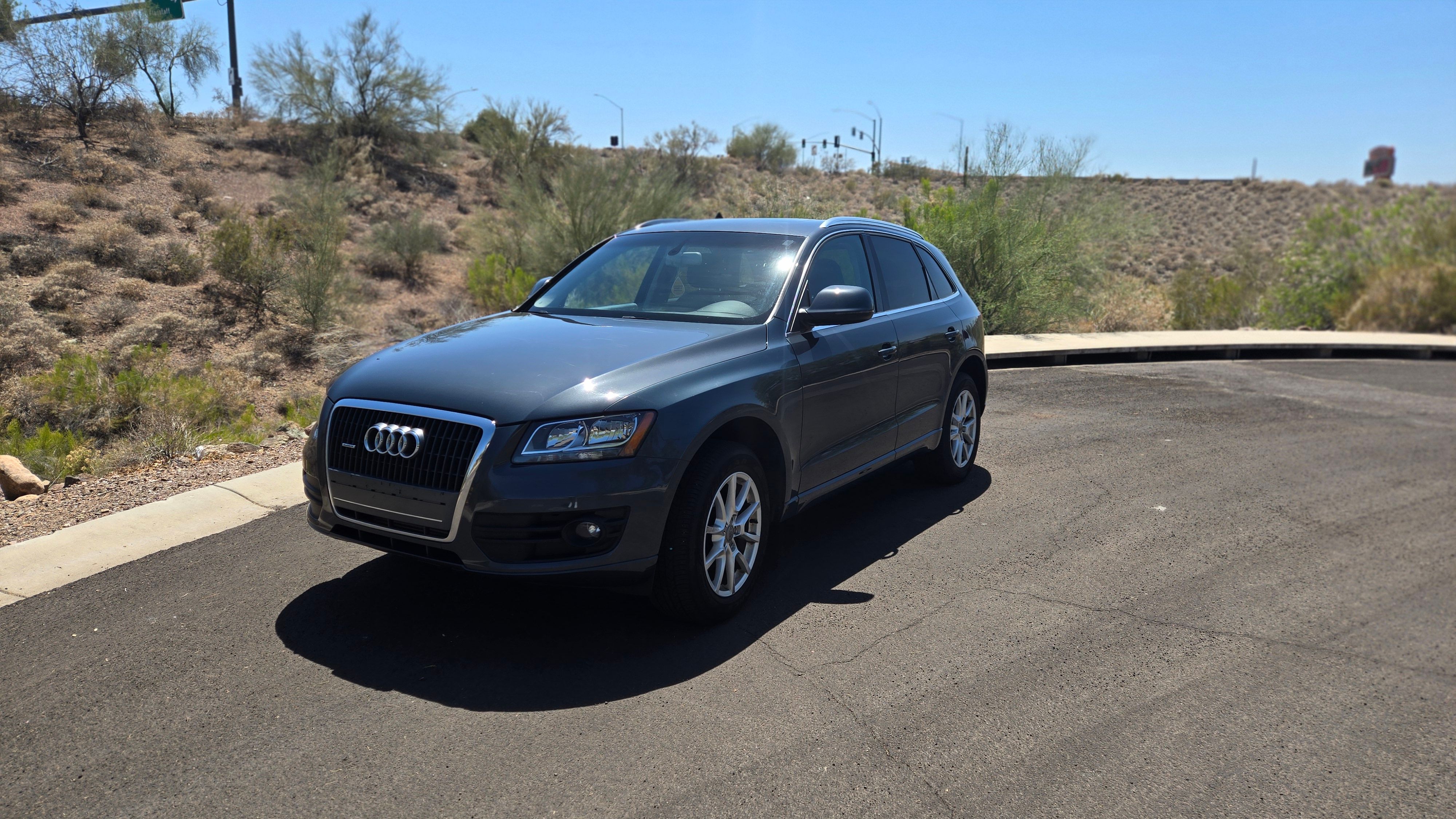 Used 2011 Audi Q5 2.0T Premium AWD/4WD image 1