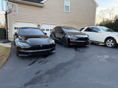 Used 2021 Tesla Model S Plaid image 12