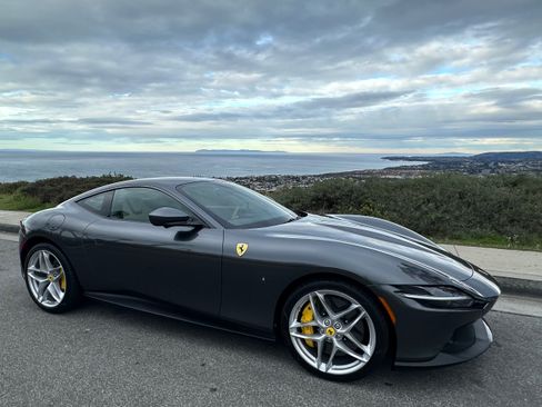 Used 2022 Ferrari Roma image 4