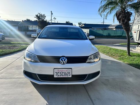 Used 2014 Volkswagen Jetta SE image 4