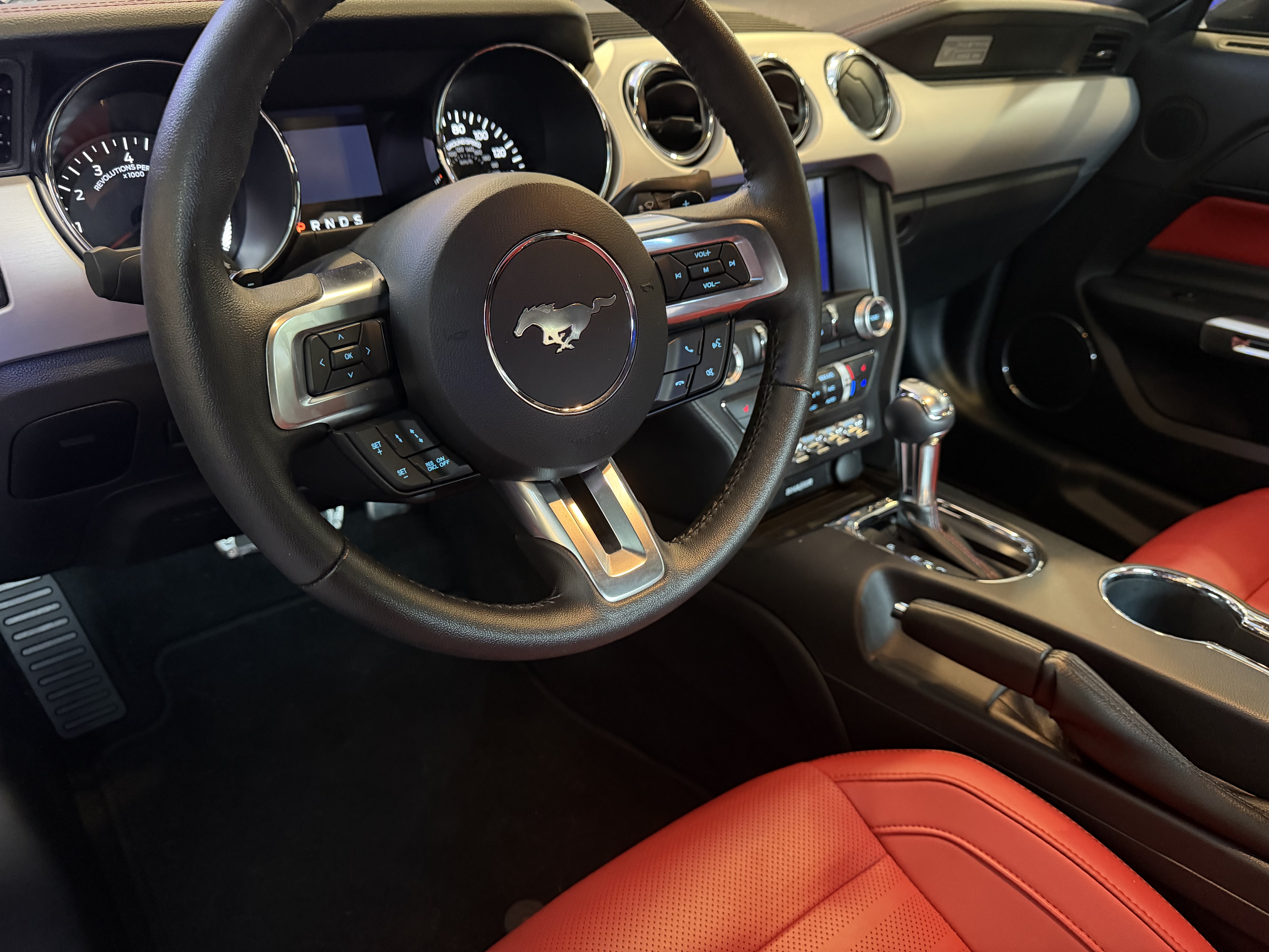 Used 2016 Ford Mustang GT Premium w/ Equipment Group 401A RWD image 10