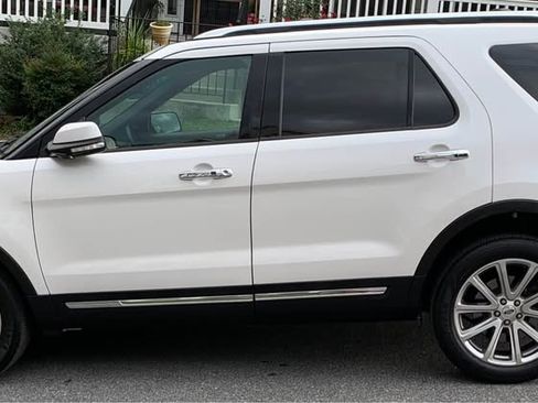 Used 2017 Ford Explorer Limited w/ Equipment Group 301A image 1