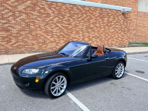 Used 2008 MAZDA MX-5 Miata Grand Touring w/ Premium Pkg RWD image 1