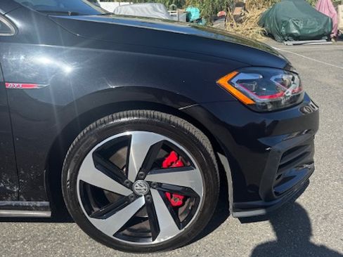 Used 2020 Volkswagen GTI SE FWD image 10