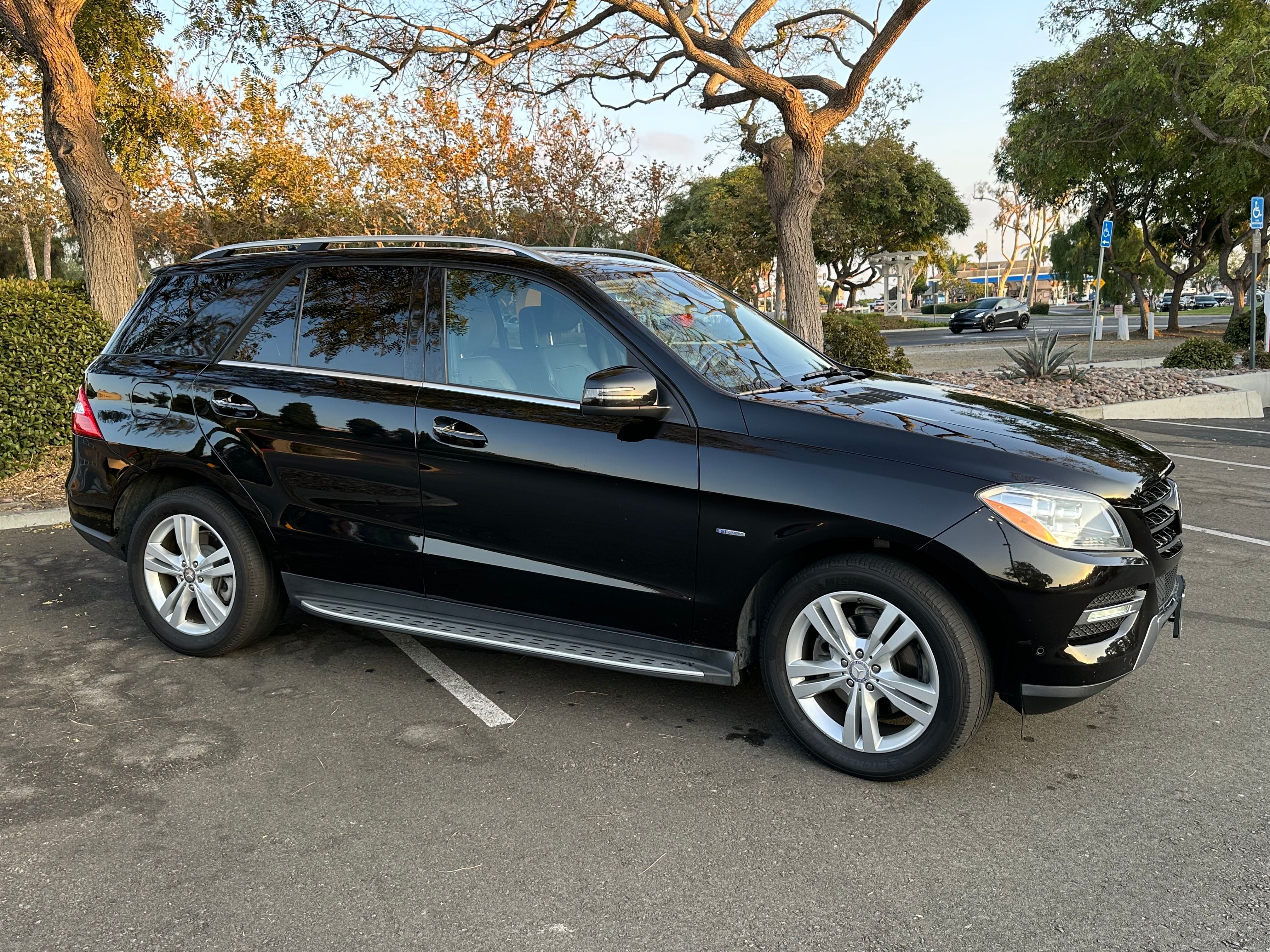 Used 2012 Mercedes-Benz ML 350 BlueTEC 4MATIC image 9