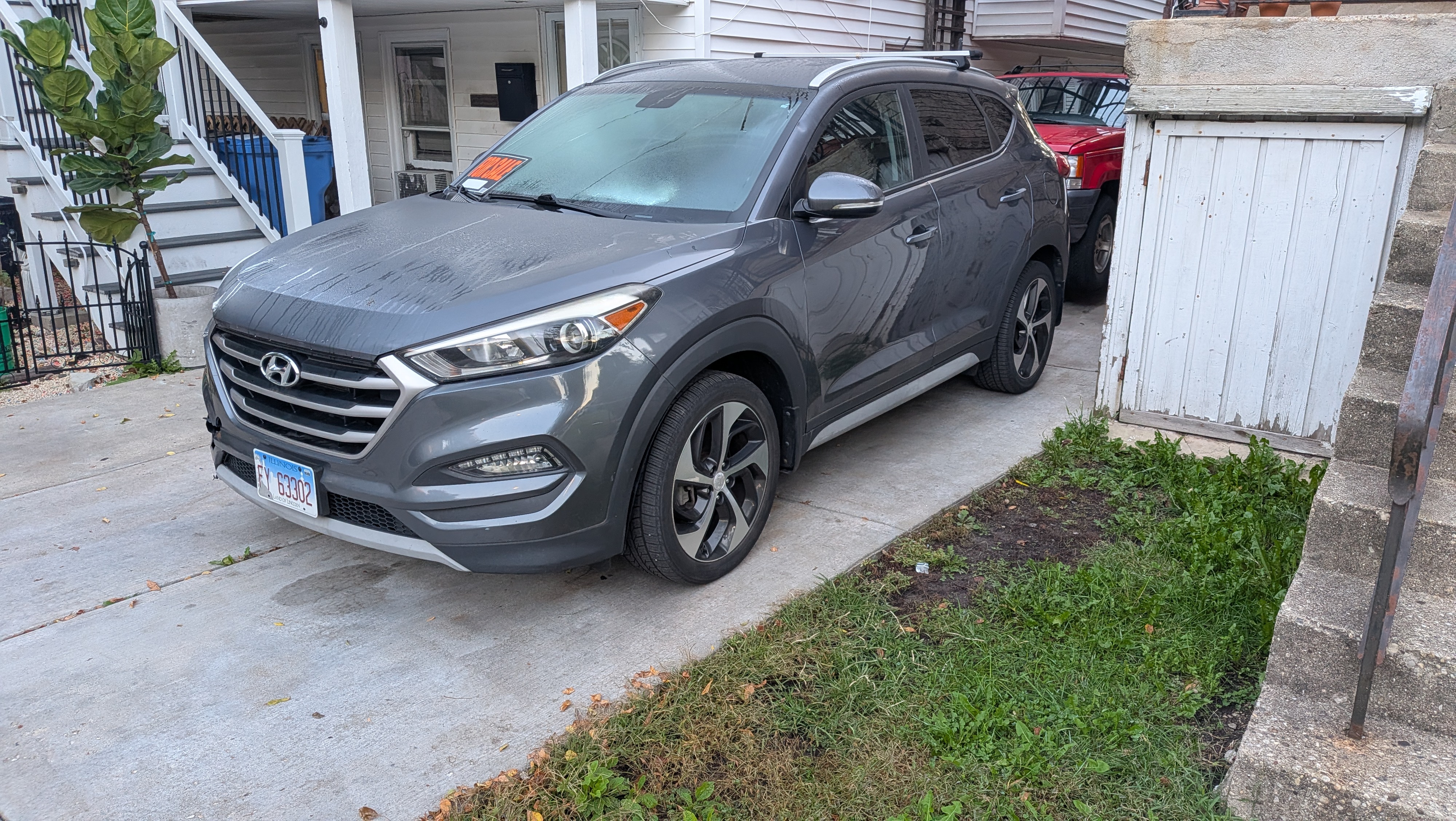 Used 2017 Hyundai Tucson Sport FWD image 2
