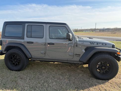 Used 2021 Jeep Wrangler Unlimited Sport image 2