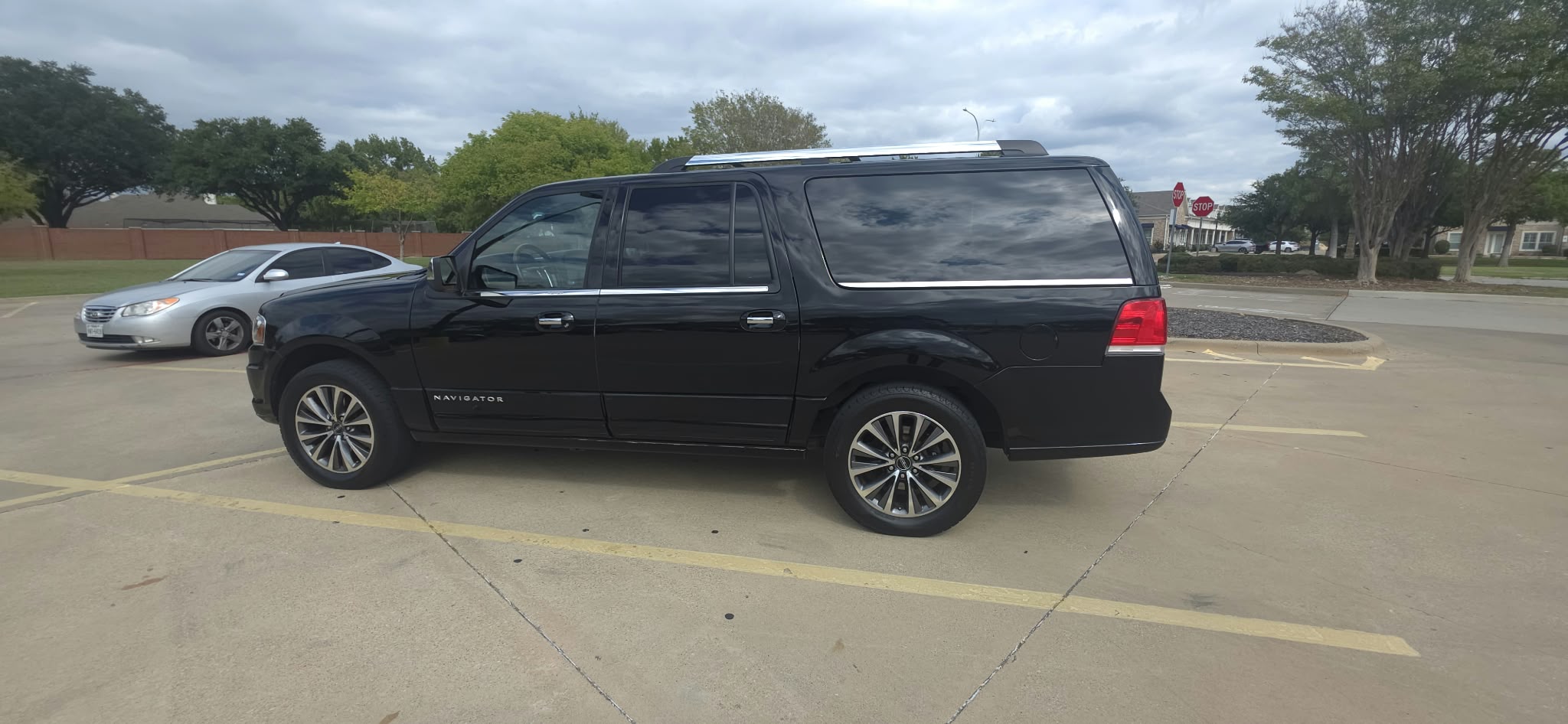 Used 2016 Lincoln Navigator L Select AWD/4WD image 14