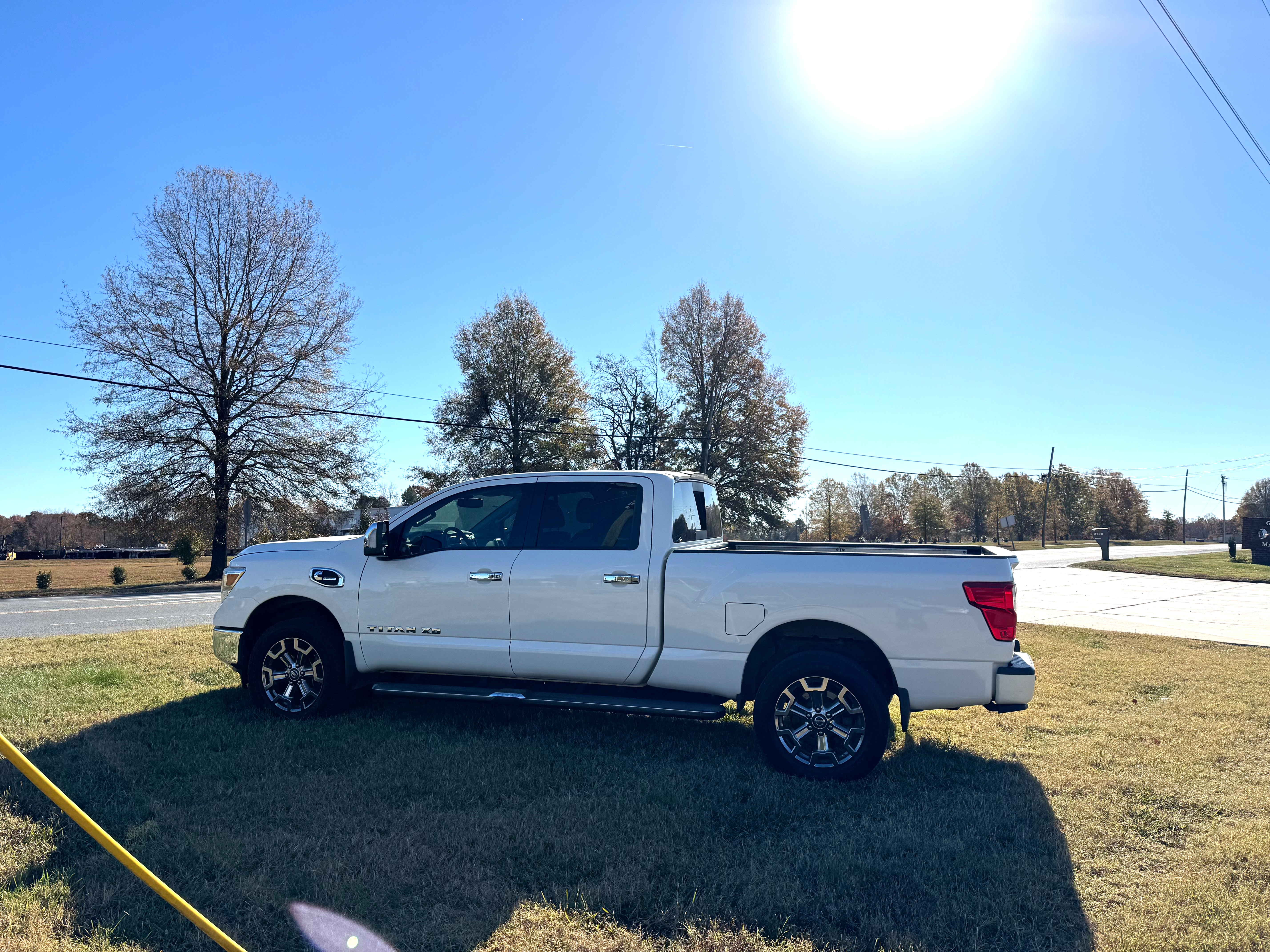 Used 2019 Nissan Titan SL w/ Chrome Package AWD/4WD image 4