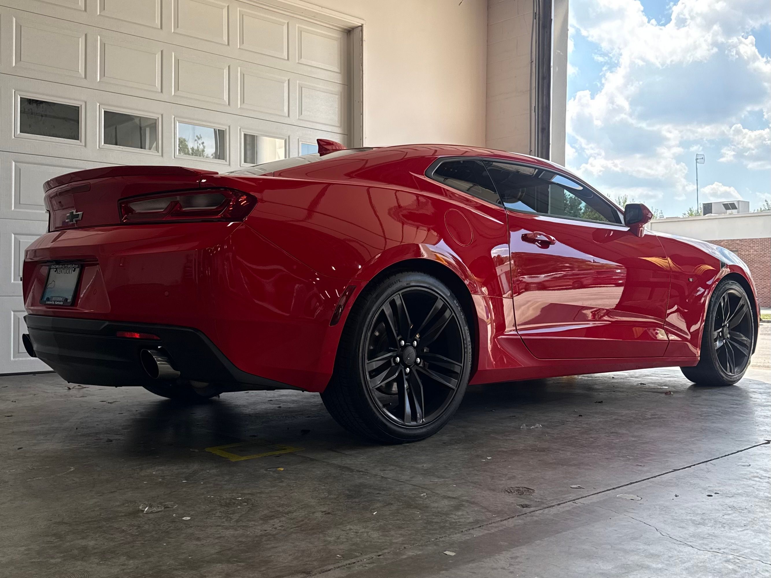 Used 2016 Chevrolet Camaro LT RWD image 9