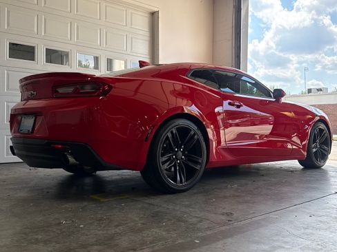 Used 2016 Chevrolet Camaro LT RWD image 9