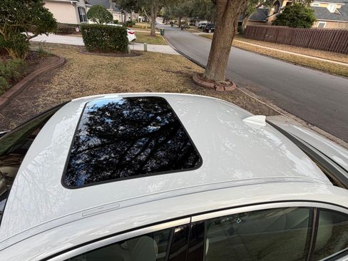 Used 2020 BMW 330i xDrive Sedan w/ Premium Package image 13