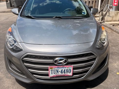 Used 2016 Hyundai Elantra GT FWD image 2