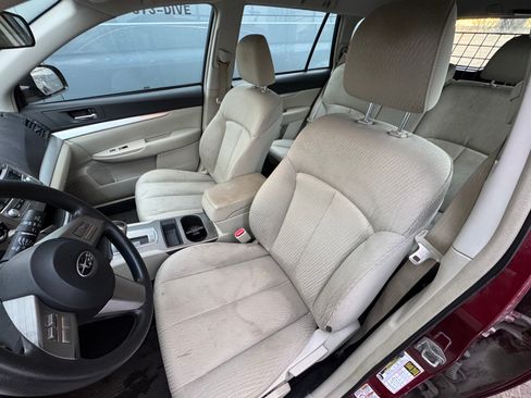 Used 2011 Subaru Outback 2.5i image 6