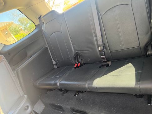 Used 2016 GMC Acadia SLT image 9