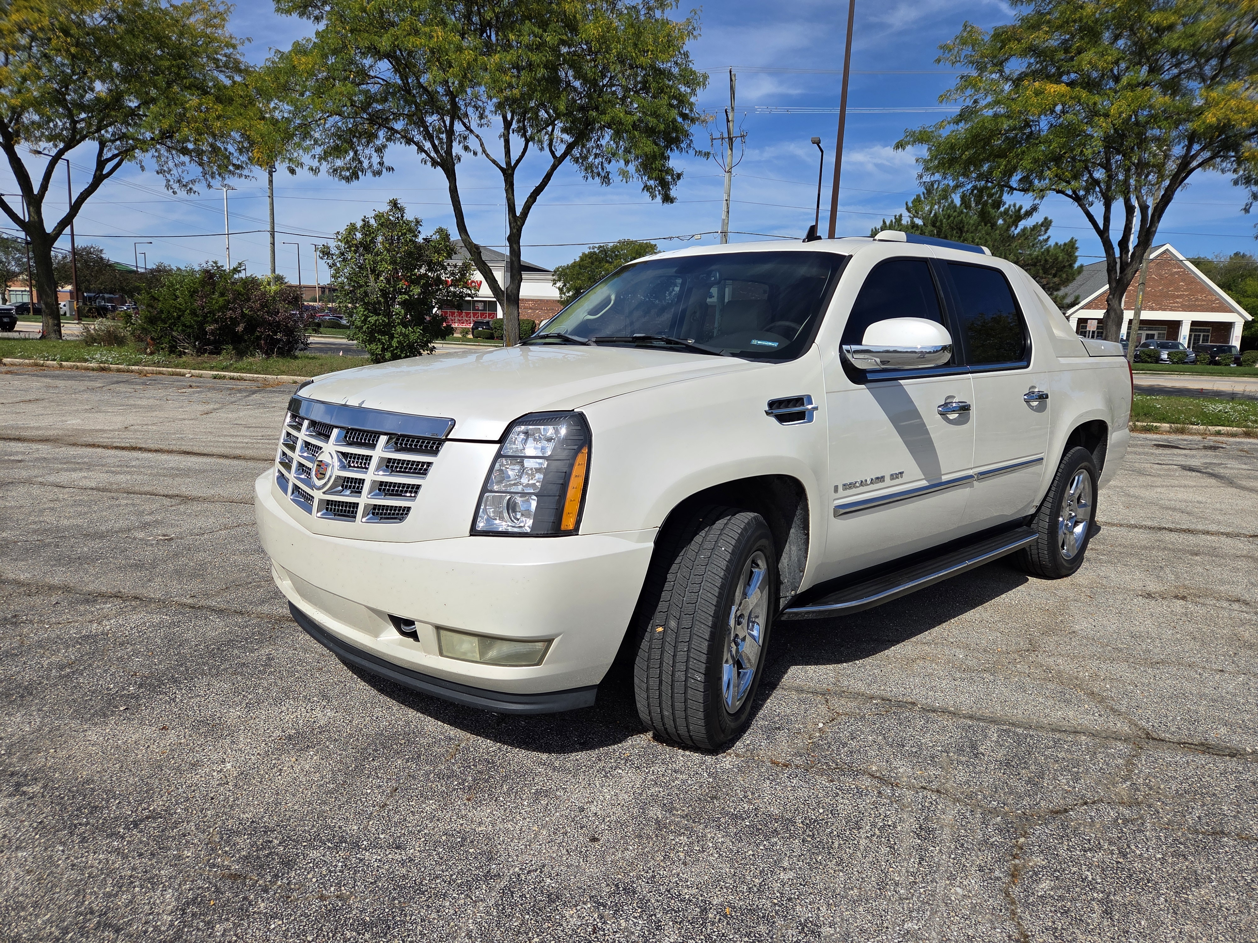 Used 2007 Cadillac Escalade EXT w/ Information Package AWD/4WD image 1
