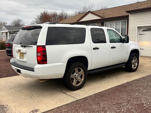 Used 2007 Chevrolet Suburban 2500 image 6