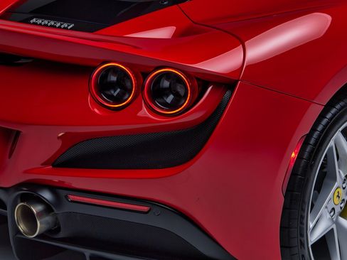 Used 2021 Ferrari F8 Tributo image 21
