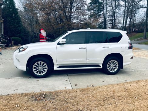 Used 2019 Lexus GX 460 image 5