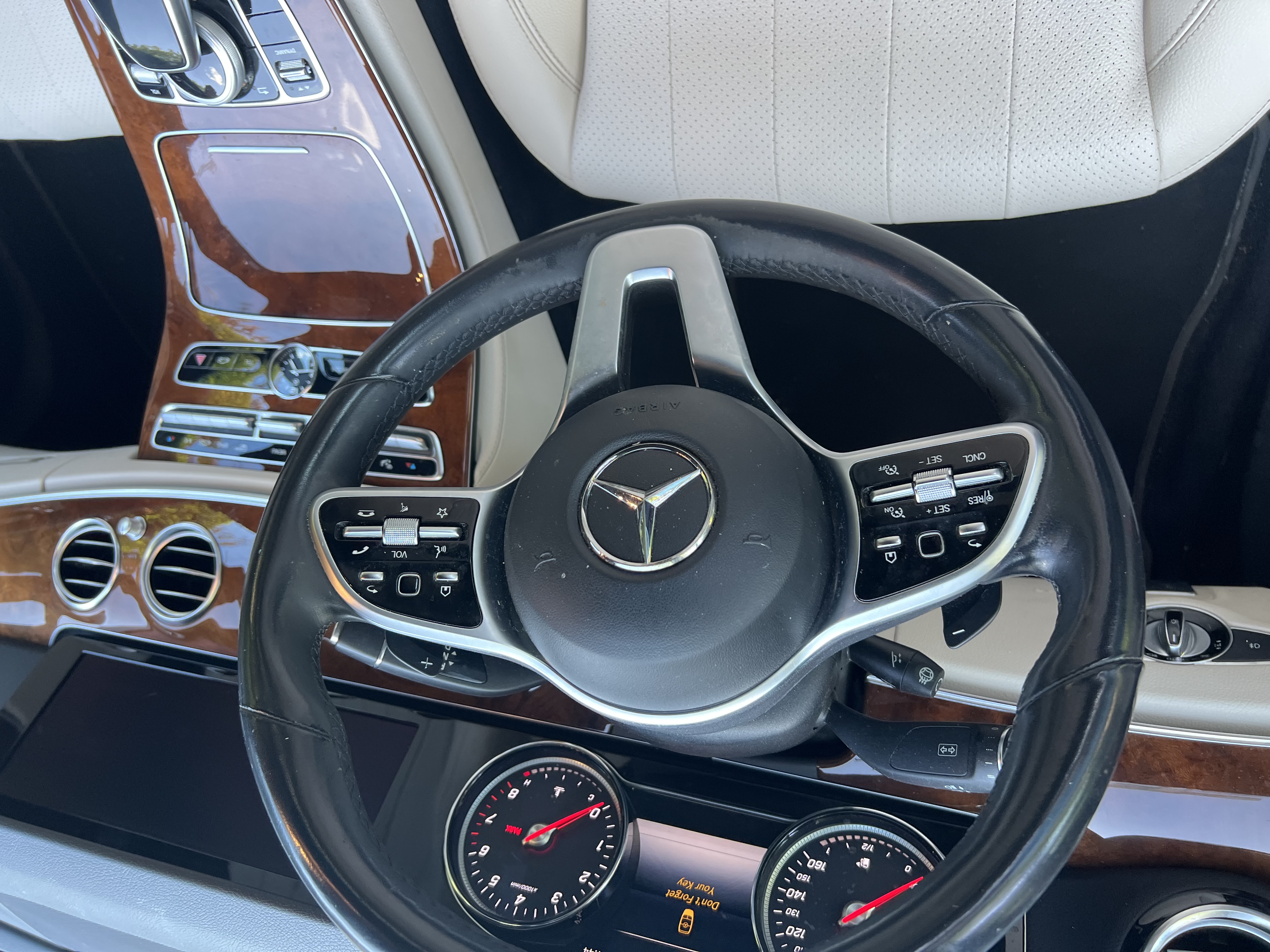 Used 2019 Mercedes-Benz E 300 4MATIC image 11