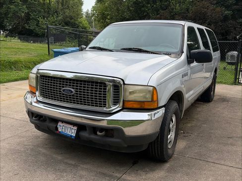 Used 2000 Ford Excursion XLT RWD image 1