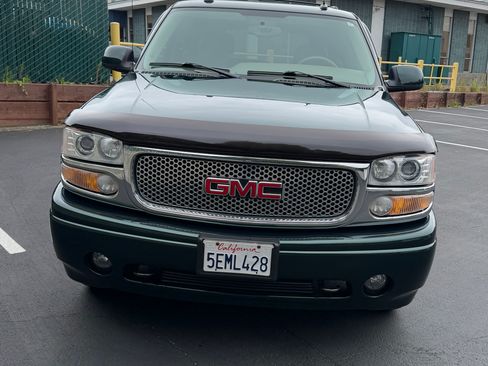 Used 2004 GMC Yukon Denali AWD/4WD image 1