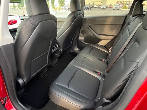 Used 2024 Tesla Model Y Performance image 9