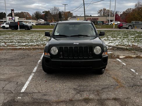 Used 2010 Jeep Patriot Sport image 2
