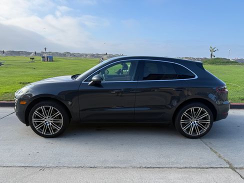Used 2018 Porsche Macan S image 2