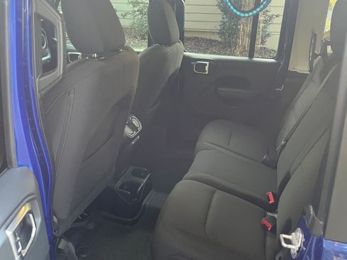 Used 2019 Jeep Wrangler Unlimited Sport S image 8