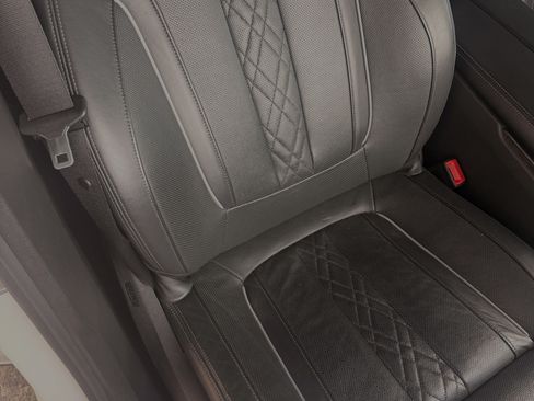 Used 2019 BMW 640i Gran Turismo xDrive w/ Luxury Seating Package AWD/4WD image 13