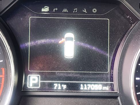 Used 2016 Kia Sedona SX image 16