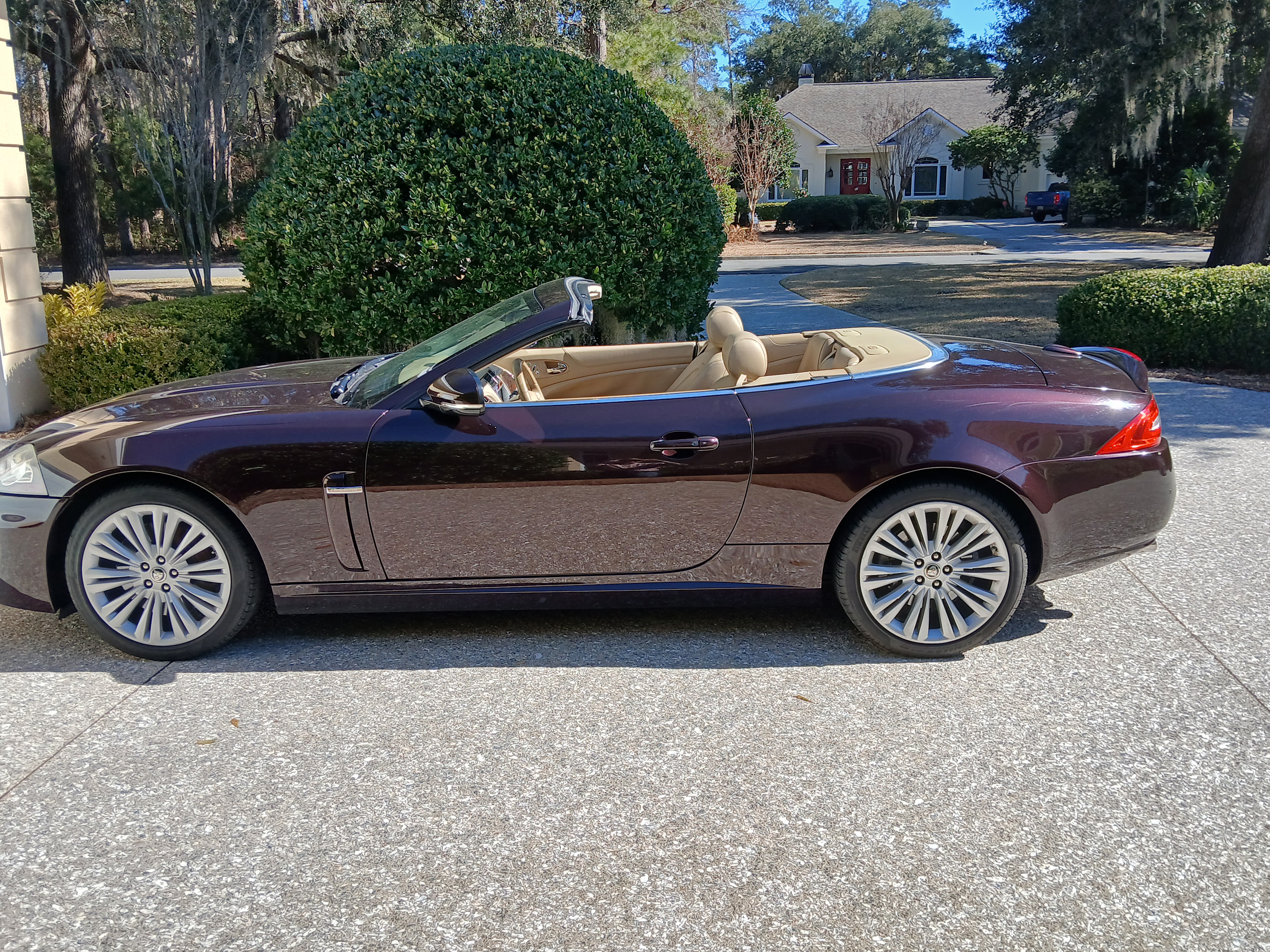 Used 2011 Jaguar XK Convertible RWD image 4