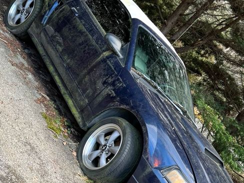 Used 2001 Ford Mustang GT image 2