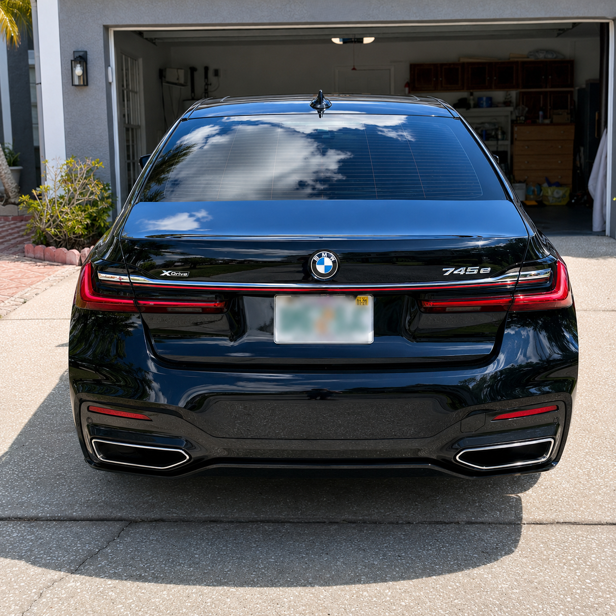 Used 2020 BMW 745e xDrive AWD/4WD image 5