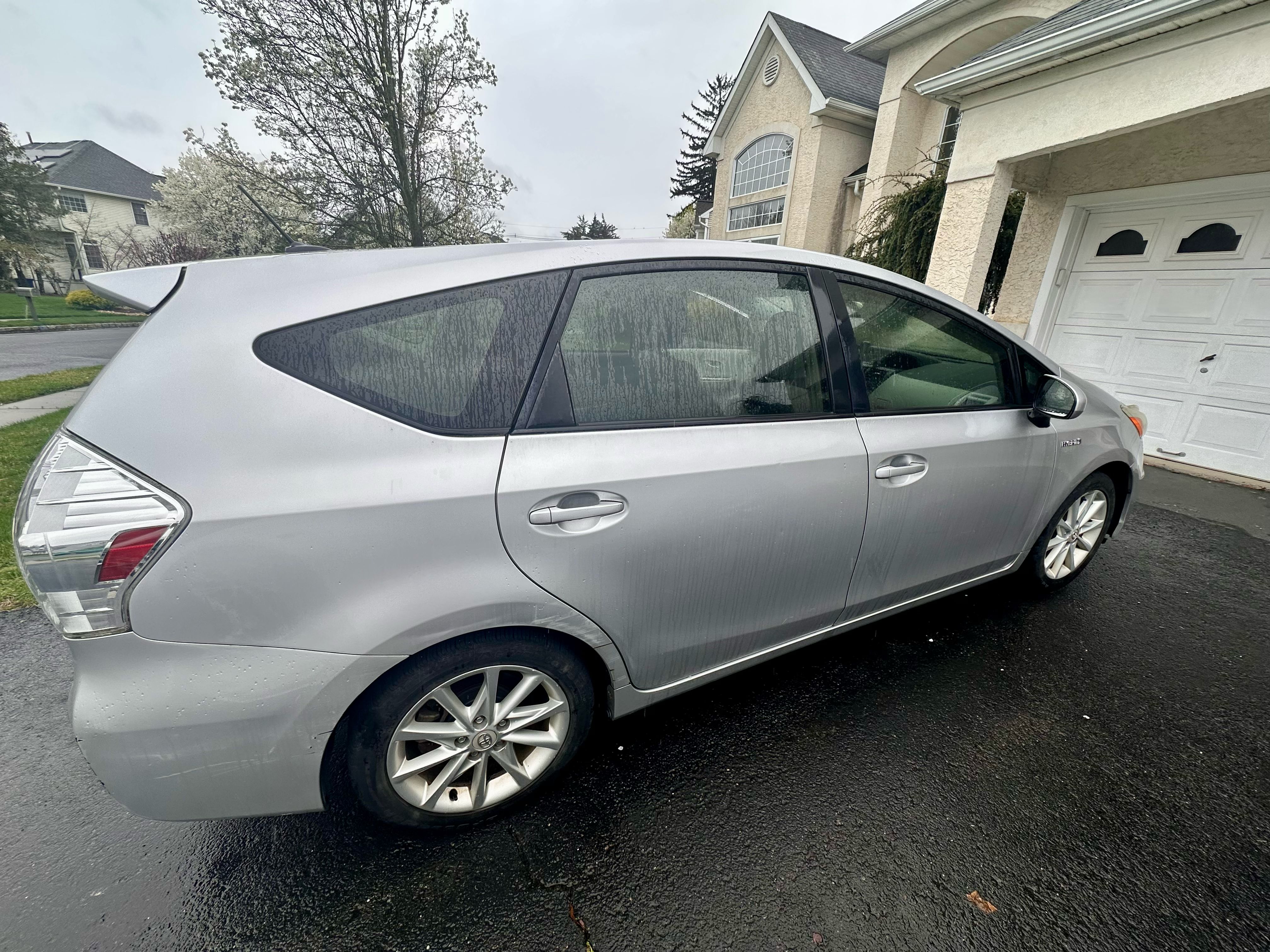 Used 2012 Toyota Prius V Five FWD image 5