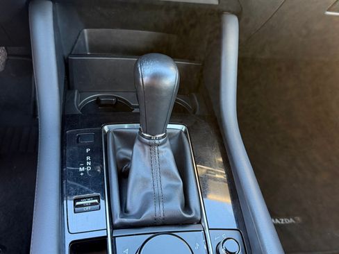 Used 2019 MAZDA MAZDA3 Hatchback image 11