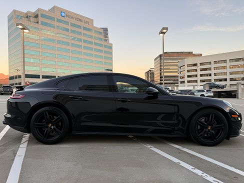 Used 2019 Porsche Panamera 4 image 10