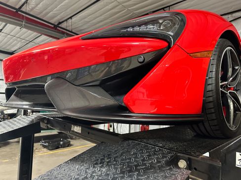 Used 2017 McLaren 570S Coupe RWD image 32