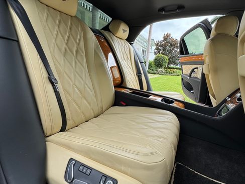 Used 2014 Bentley Flying Spur W12 image 29