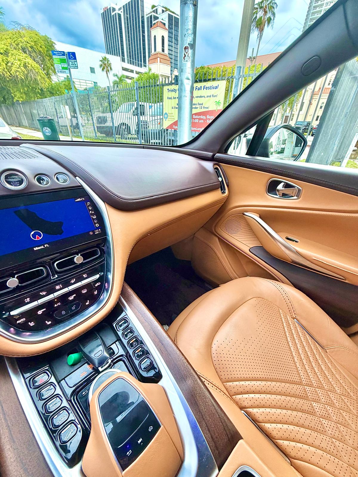 Used 2021 Aston Martin DBX AWD/4WD image 14