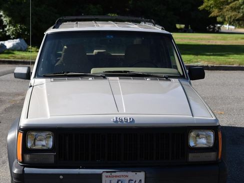 Used 1996 Jeep Cherokee 4WD 4-Door image 2