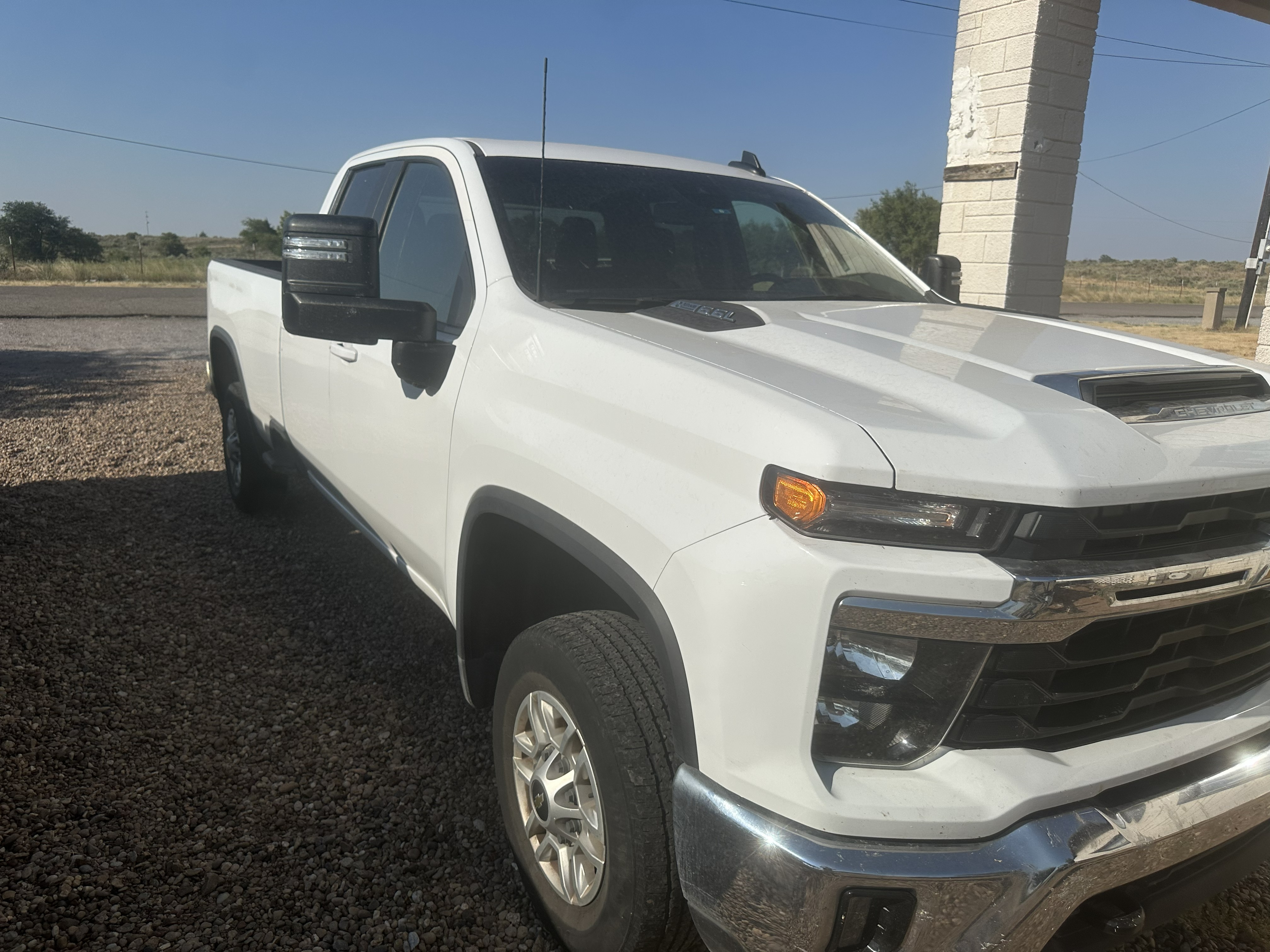 Used 2024 Chevrolet Silverado 2500 LT w/ Safety Package RWD image 2