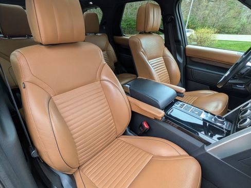 Used 2017 Land Rover Discovery HSE Luxury AWD/4WD image 14
