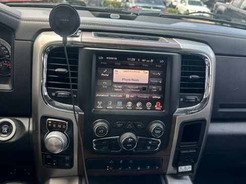 Used 2015 RAM 1500 Laramie w/ Convenience Group AWD/4WD image 9