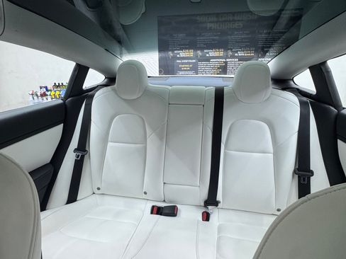 Used 2020 Tesla Model 3 Standard Range Plus image 11