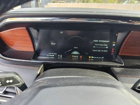 Used 2018 Lincoln Navigator L Reserve w/ Technology Package image 8