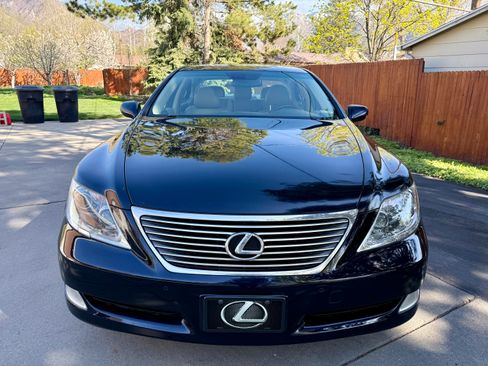 Used 2007 Lexus LS 460 RWD image 2