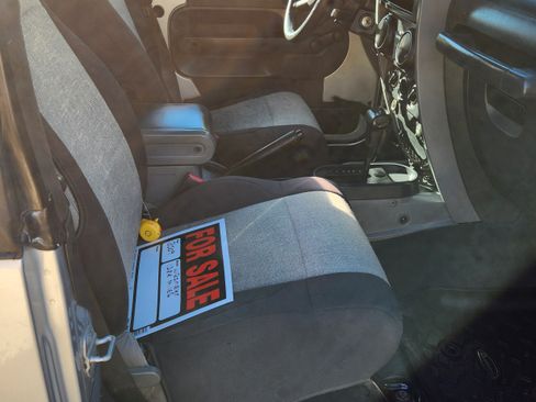 Used 2009 Jeep Wrangler X image 12